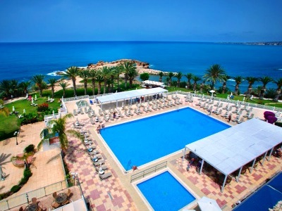 Hotel Queens Bay