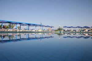 Hotel Queens Bay