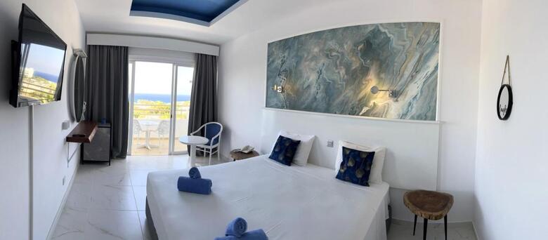 Hotel Adelais Bay