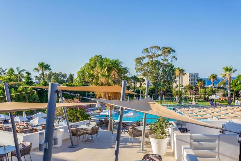 Hotel Adelais Bay