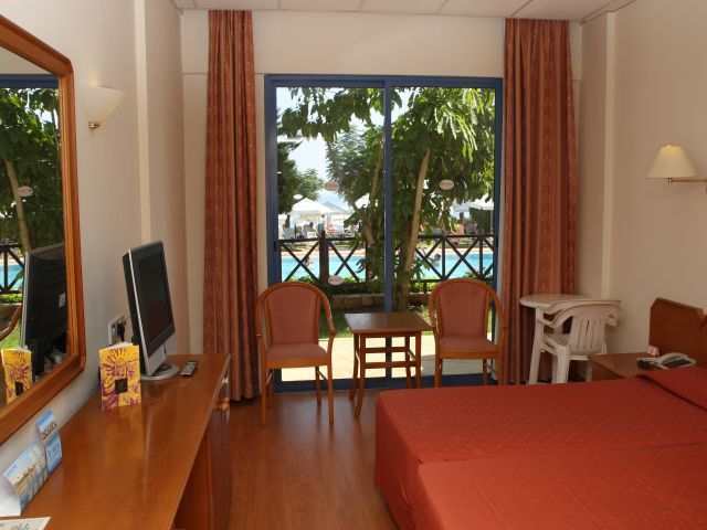 Hotel Iliada Beach(.)