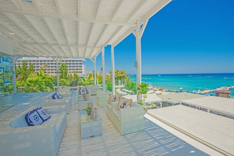 Hotel Silver Sands(.)