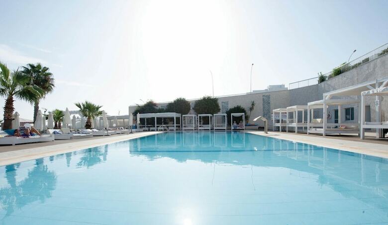Hotel Silver Sands(.)