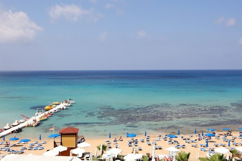 Hotel Silver Sands(.)