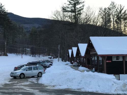 Posada Swiss Chalets Village Inn