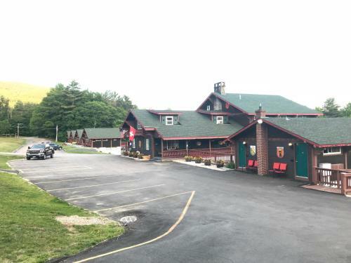 Posada Swiss Chalets Village Inn