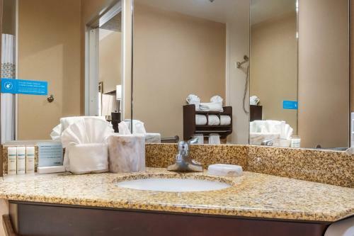 Hotel Hampton Inn West
