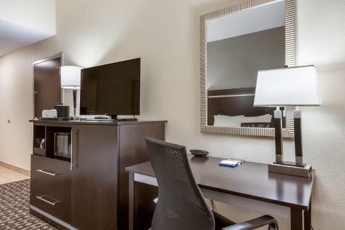Hotel Hampton Inn West