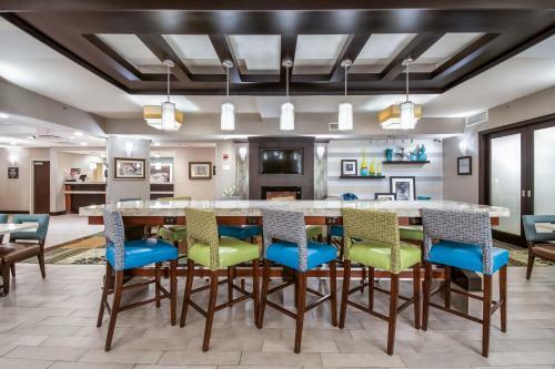 Hotel Hampton Inn West