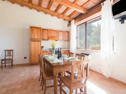 Cozy Farmhouse In Apecchio With Jacuzzi