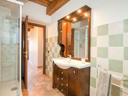 Cozy Farmhouse In Apecchio With Jacuzzi