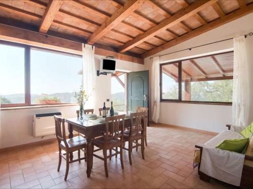Cozy Farmhouse In Apecchio With Jacuzzi