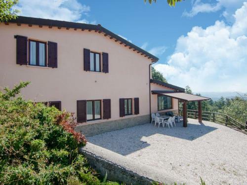 Cozy Farmhouse In Apecchio With Jacuzzi