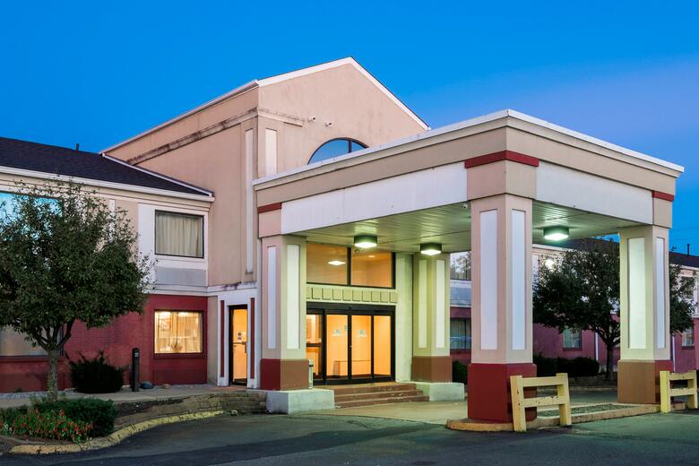Hotel Red Roof Inn Columbus North - Ohio State Fairgrounds