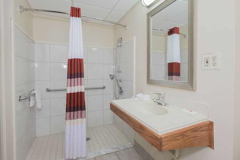 Hotel Red Roof Inn Columbus North - Ohio State Fairgrounds