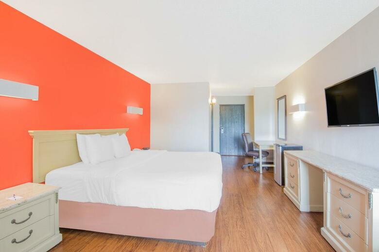 Motel Travelodge - Willoughby