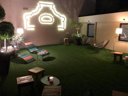 Bed & Breakfast 200 Rooms & Terrace