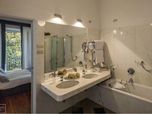 Baveno Villa Sleeps 16 Pool Wifi
