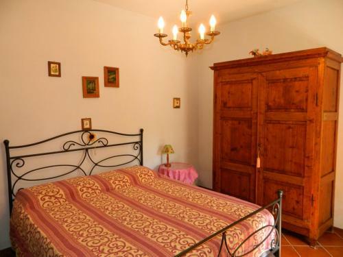 Bettolle Villa Sleeps 6