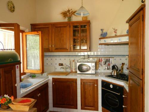 Bettolle Villa Sleeps 6