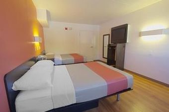 Motel 6 Piscataway