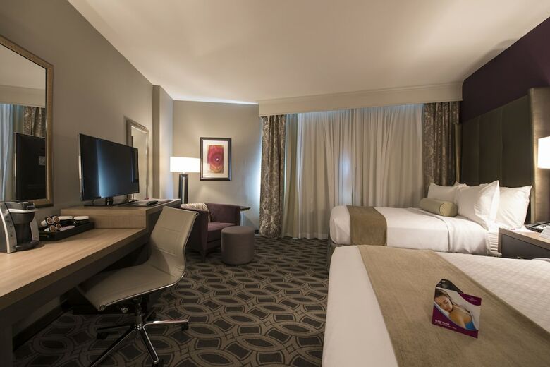 Crowne Plaza Saddle Brook, An Ihg Hotel