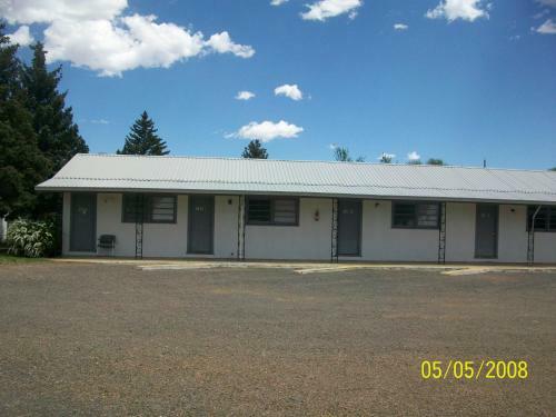 Clayton Motel