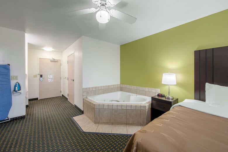 Hotel Days Inn & Suites Of Clayton