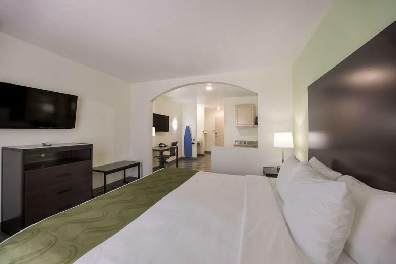 Hotel Days Inn & Suites Of Clayton