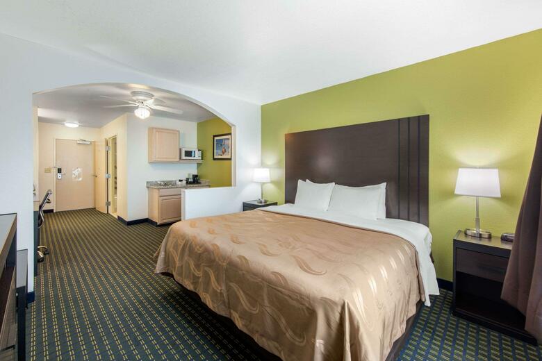 Hotel Days Inn & Suites Of Clayton