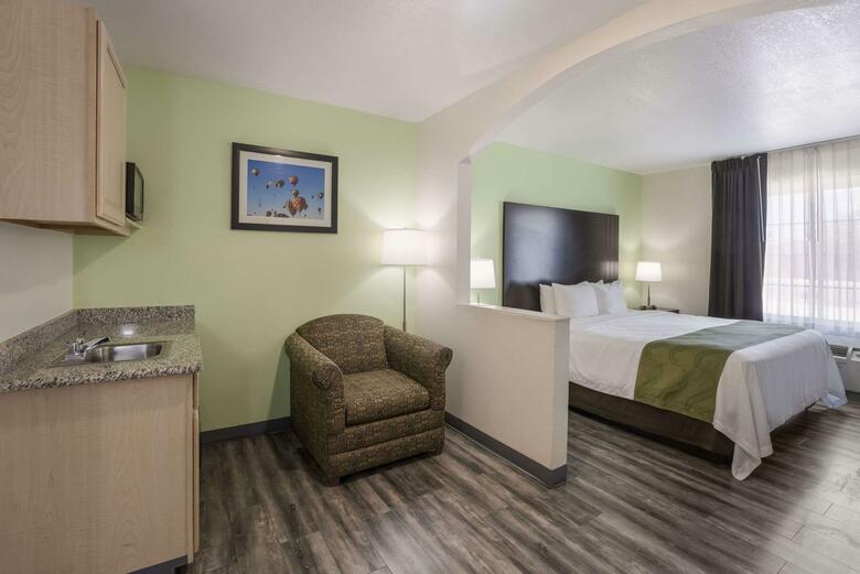 Hotel Days Inn & Suites Of Clayton