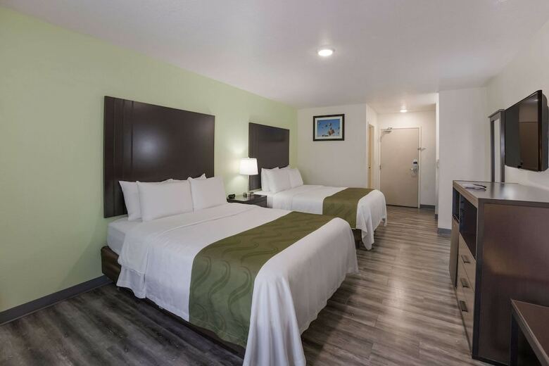 Hotel Days Inn & Suites Of Clayton