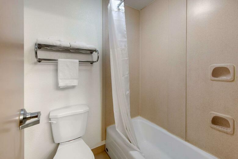 Hotel Days Inn & Suites Of Clayton