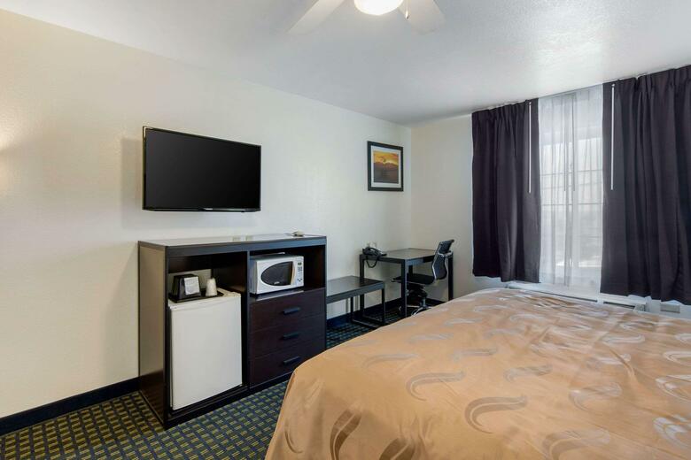 Hotel Days Inn & Suites Of Clayton