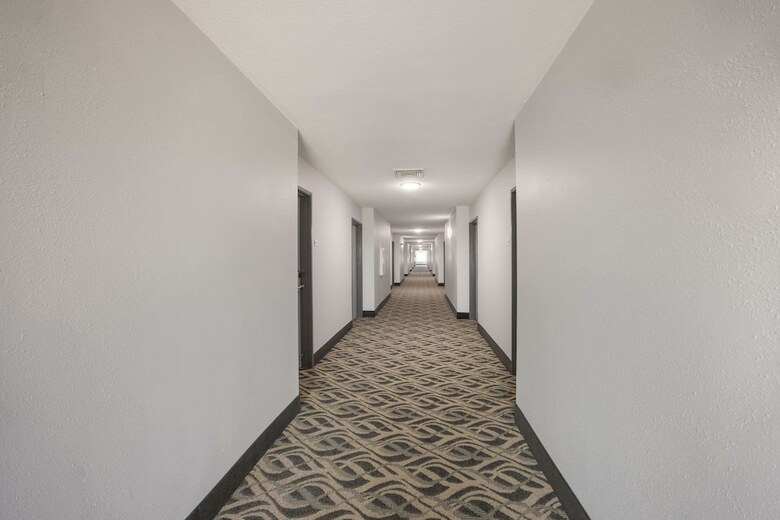 Hotel Days Inn & Suites Of Clayton