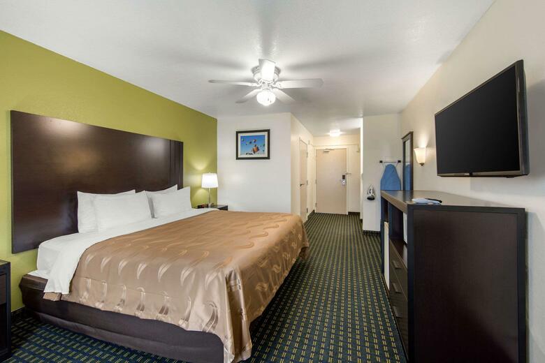 Hotel Days Inn & Suites Of Clayton