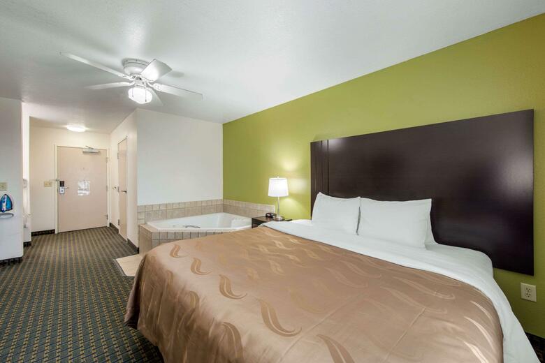 Hotel Days Inn & Suites Of Clayton