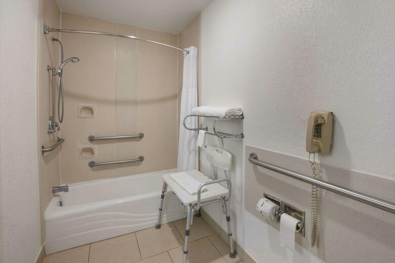 Hotel Days Inn & Suites Of Clayton