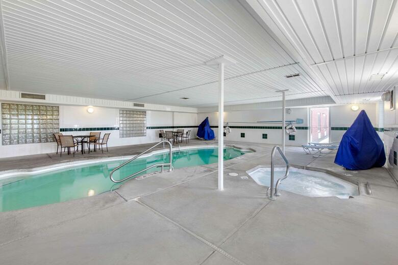 Hotel Days Inn & Suites Of Clayton
