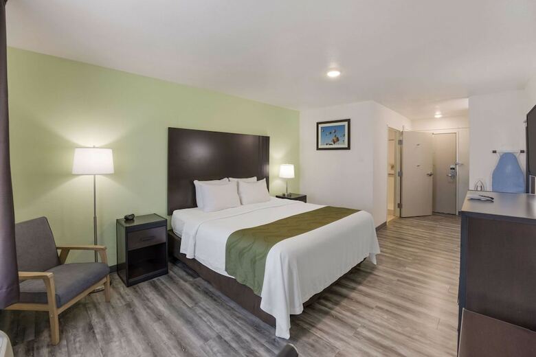 Hotel Days Inn & Suites Of Clayton