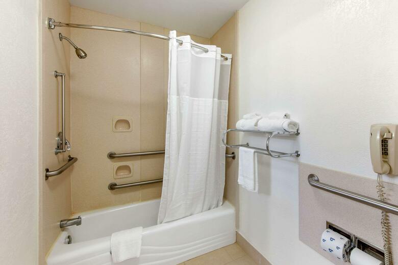 Hotel Days Inn & Suites Of Clayton