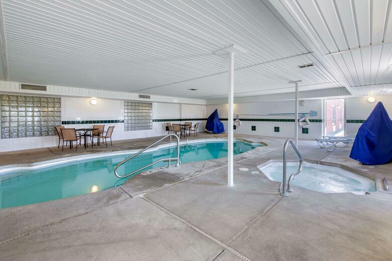 Hotel Days Inn & Suites Of Clayton