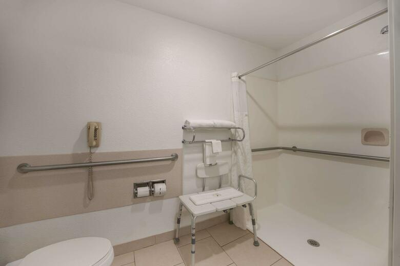 Hotel Days Inn & Suites Of Clayton