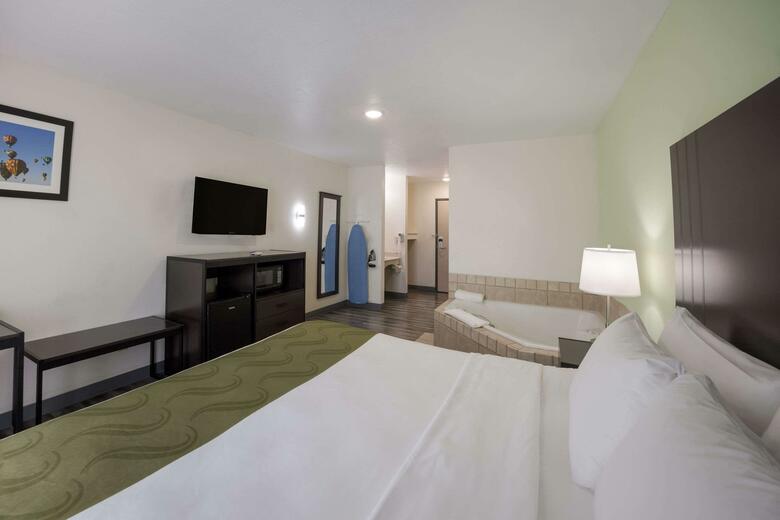 Hotel Days Inn & Suites Of Clayton