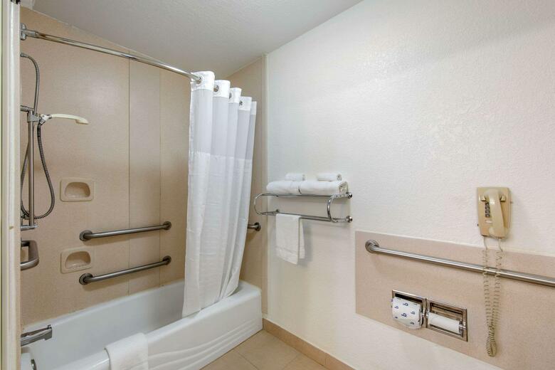 Hotel Days Inn & Suites Of Clayton