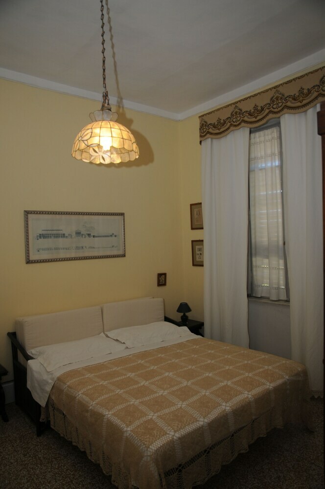 Hostal Villa Gualterio
