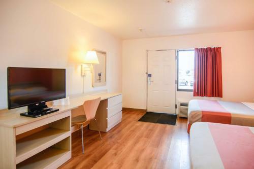 Motel 6 Leominster