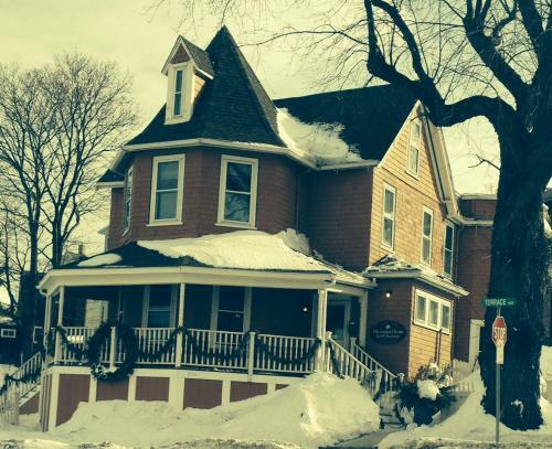 Harrington House Bed & Breakfast
