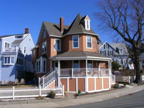 Harrington House Bed & Breakfast
