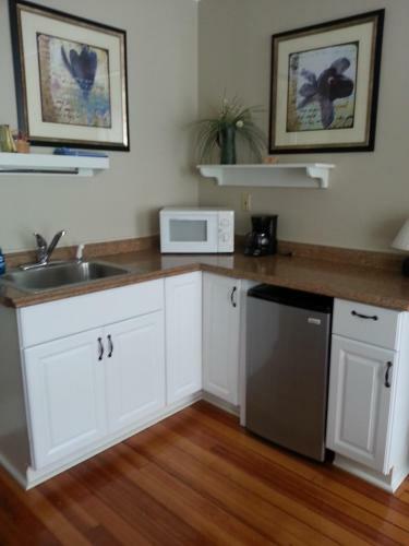 Posada Drydock Cafe & Inn